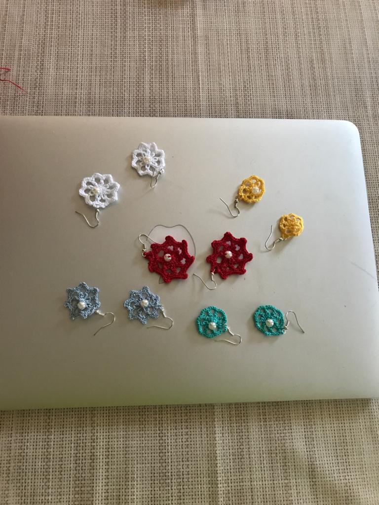 Orecchini all’uncinetto colori vari